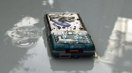  902,  Sony Ericsson      702,  ,  ,      .