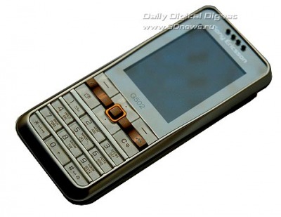 : Sony Ericsson G502     